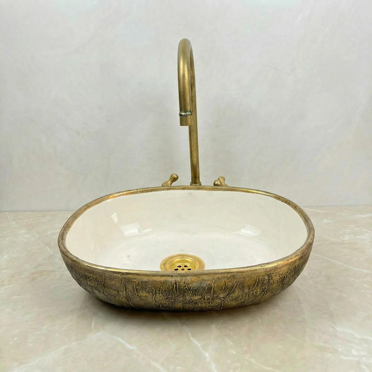 Handcrafted Oval Bathroom Sink, Porcelain Glossy White 40Cm Drain